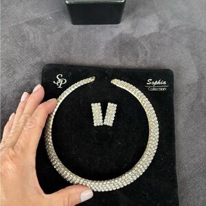 BLACK FRIDAY SALE🖤🖤🖤 Silver Necklace and Earring Set